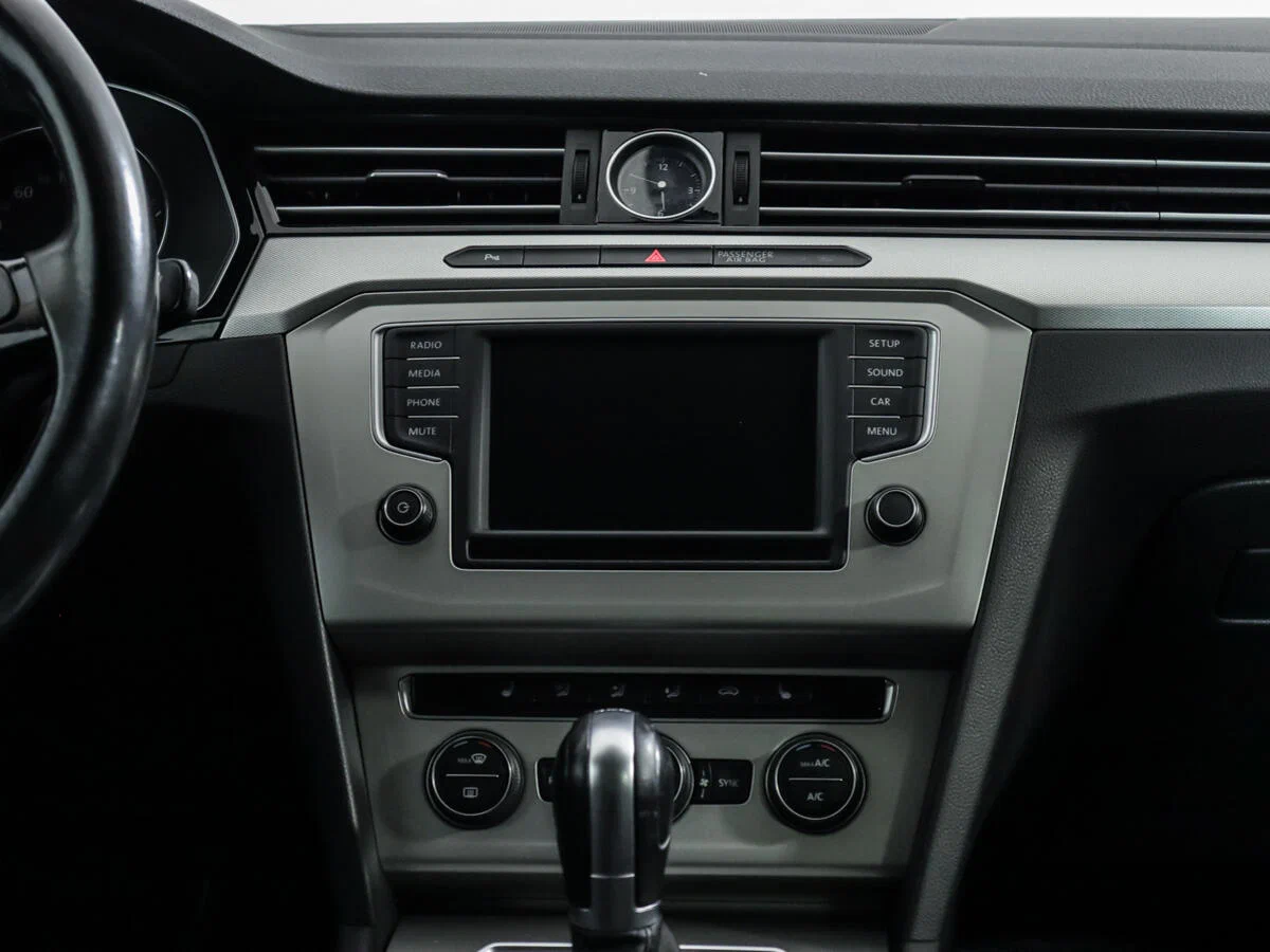 Прокат Volkswagen Passat в Санкт-Петербурге