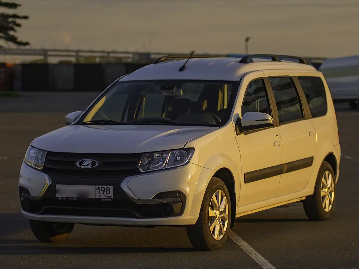 Прокат Lada Largus 7 мест