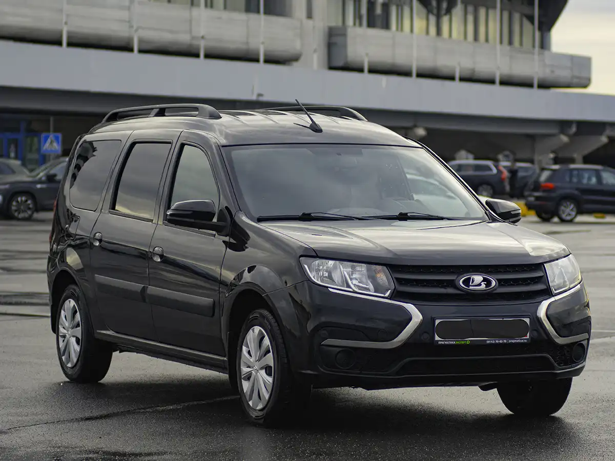 Прокат Lada Largus в Санкт-Петербурге